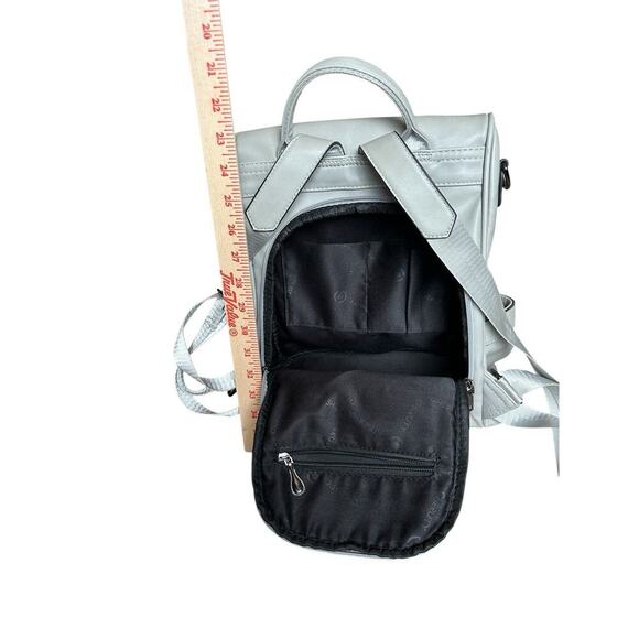Cheruty Vegan Gray Leather Backpack/Purse Adjustable Straps 2 Zipper Pockets - Picture 5 of 8